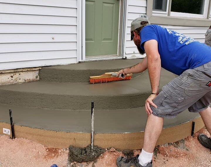 Curved concrete steps